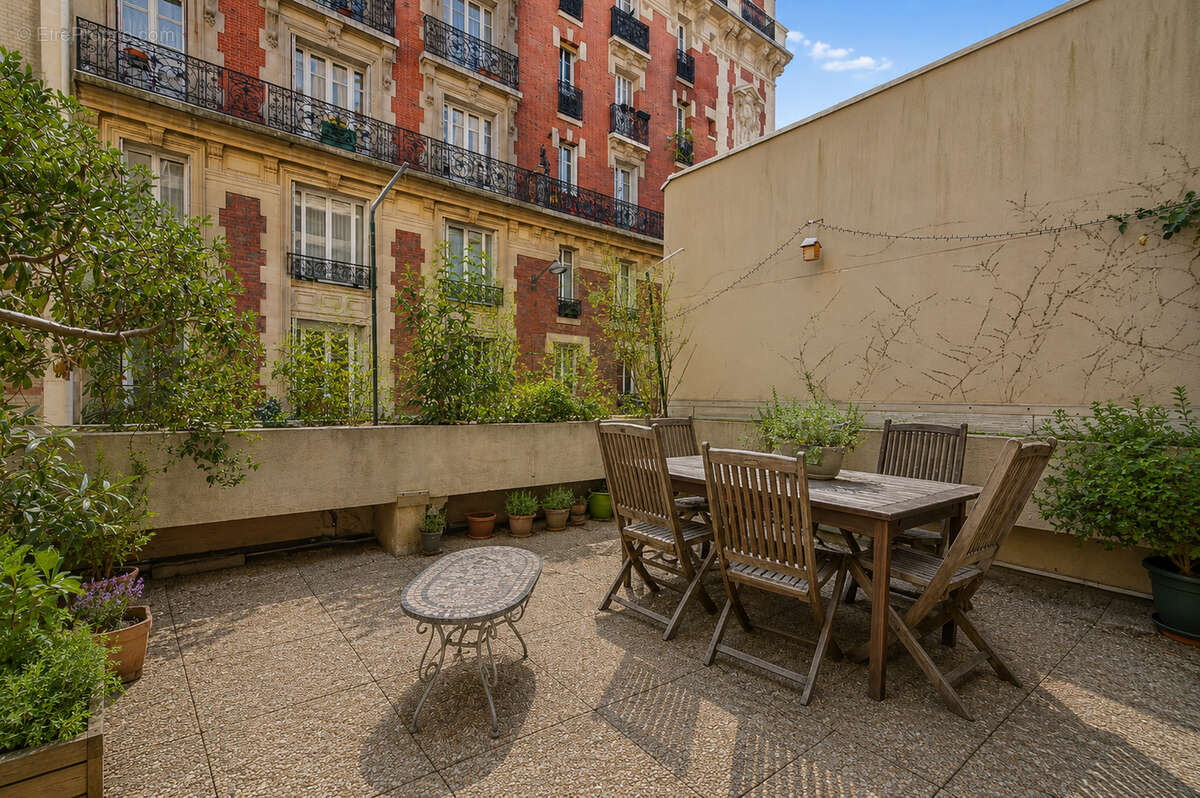 Appartement à PARIS-18E