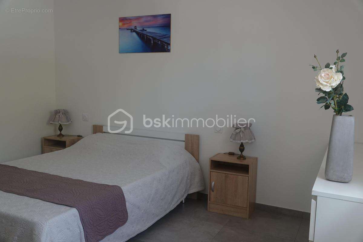 Maison individuelle de 220m2 avec 2 appartements - piscine - garage - jardin arbore - photo 23