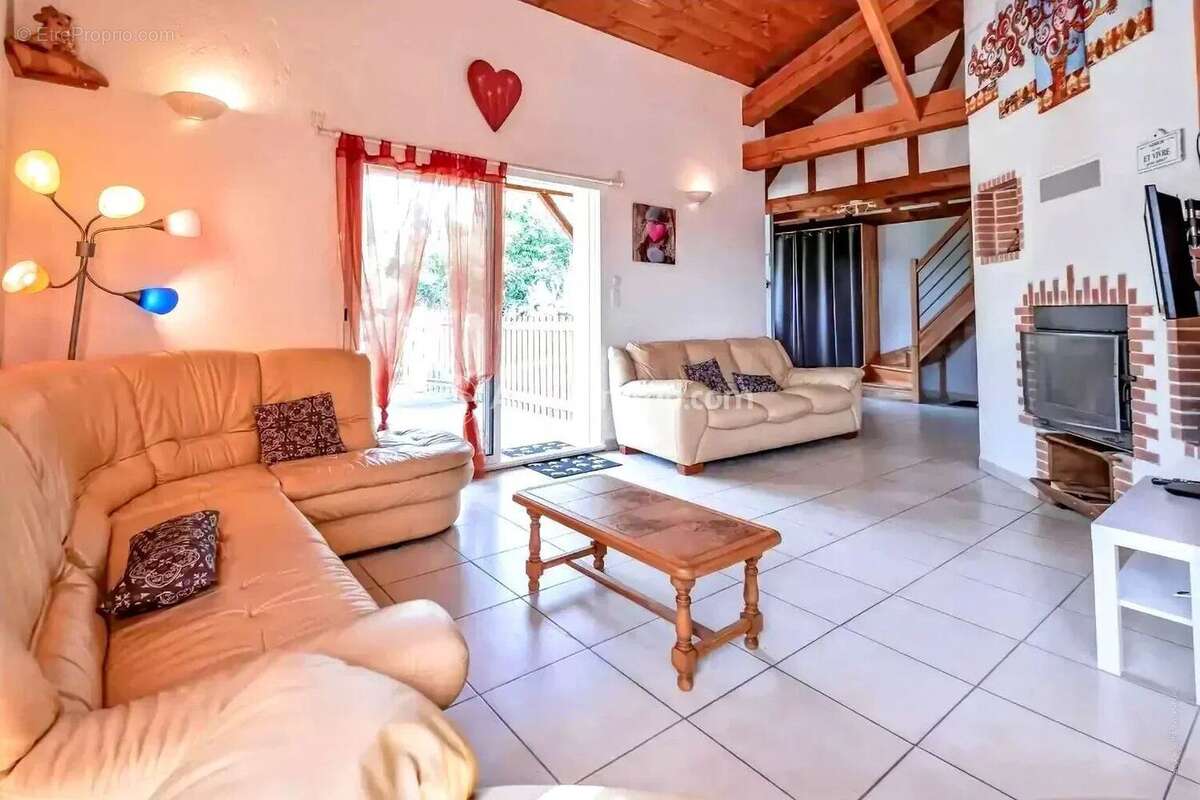 Maison à BEAUVAIS-SUR-TESCOU
