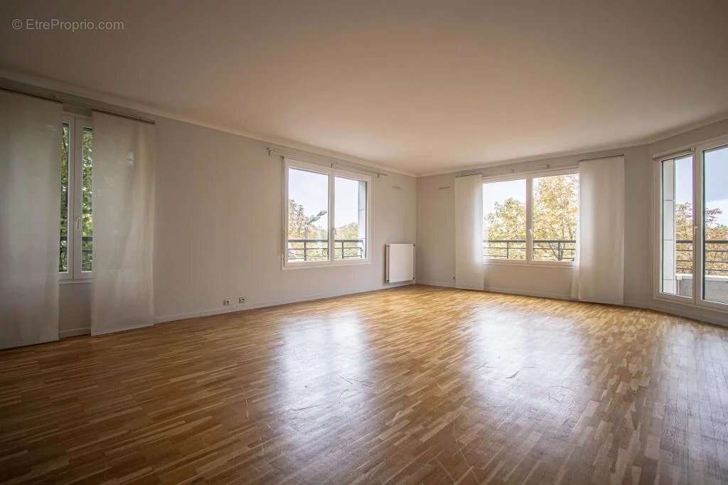 Appartement à LEVALLOIS-PERRET