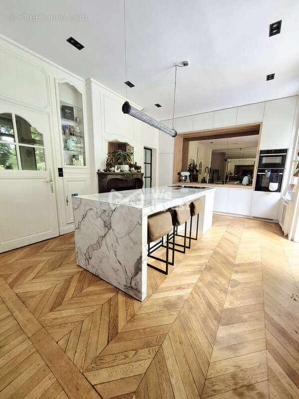 Maison 290 m² à Roubaix  - photo 6