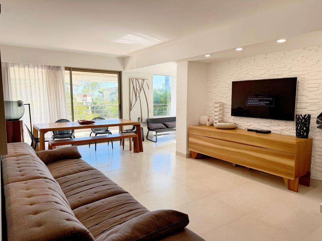 Cannes Bas Montfleury – Appartement 3P de 94 m², terrasse plein sud de 45 m², aperçu mer et  garage  - photo 3
