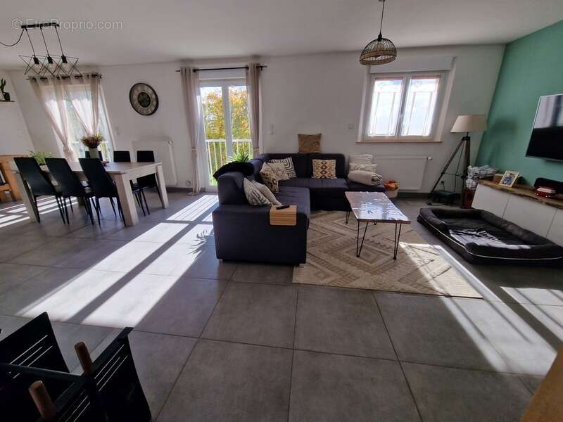 Maison à NEUFCHATEAU