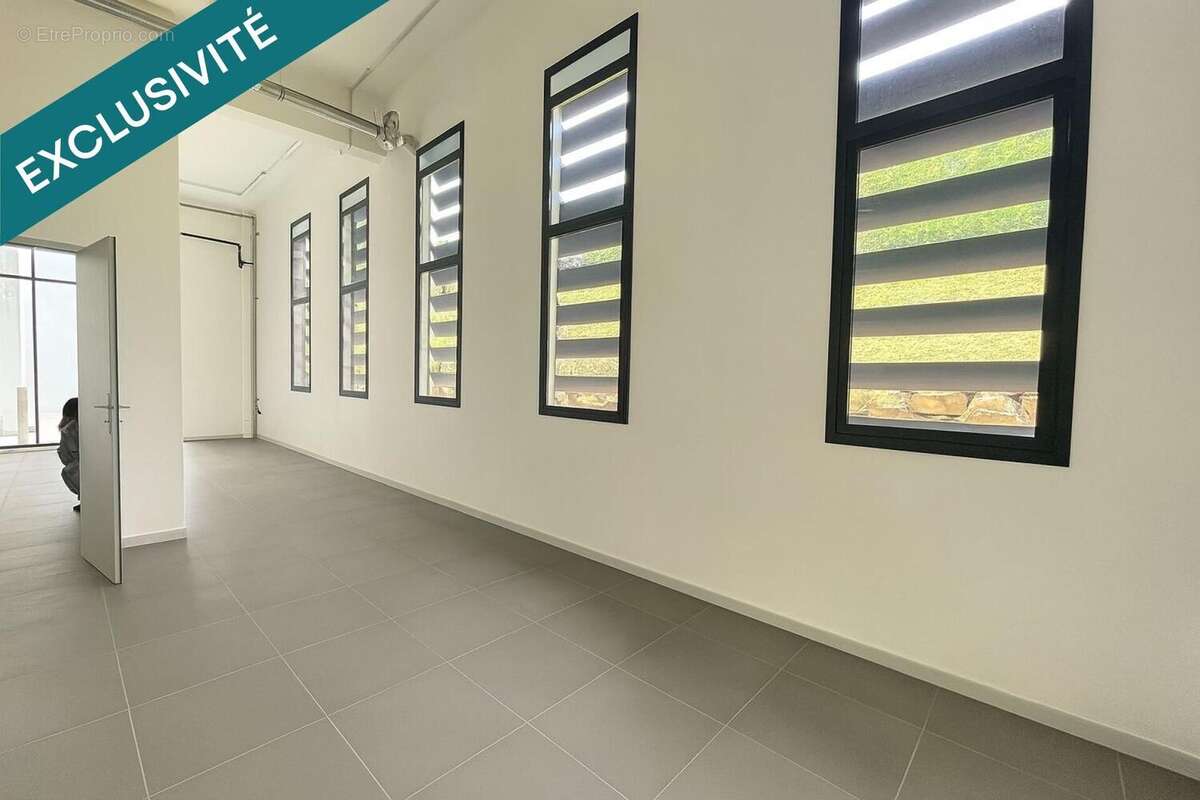 Photo 4 - Commerce à LE ROBERT