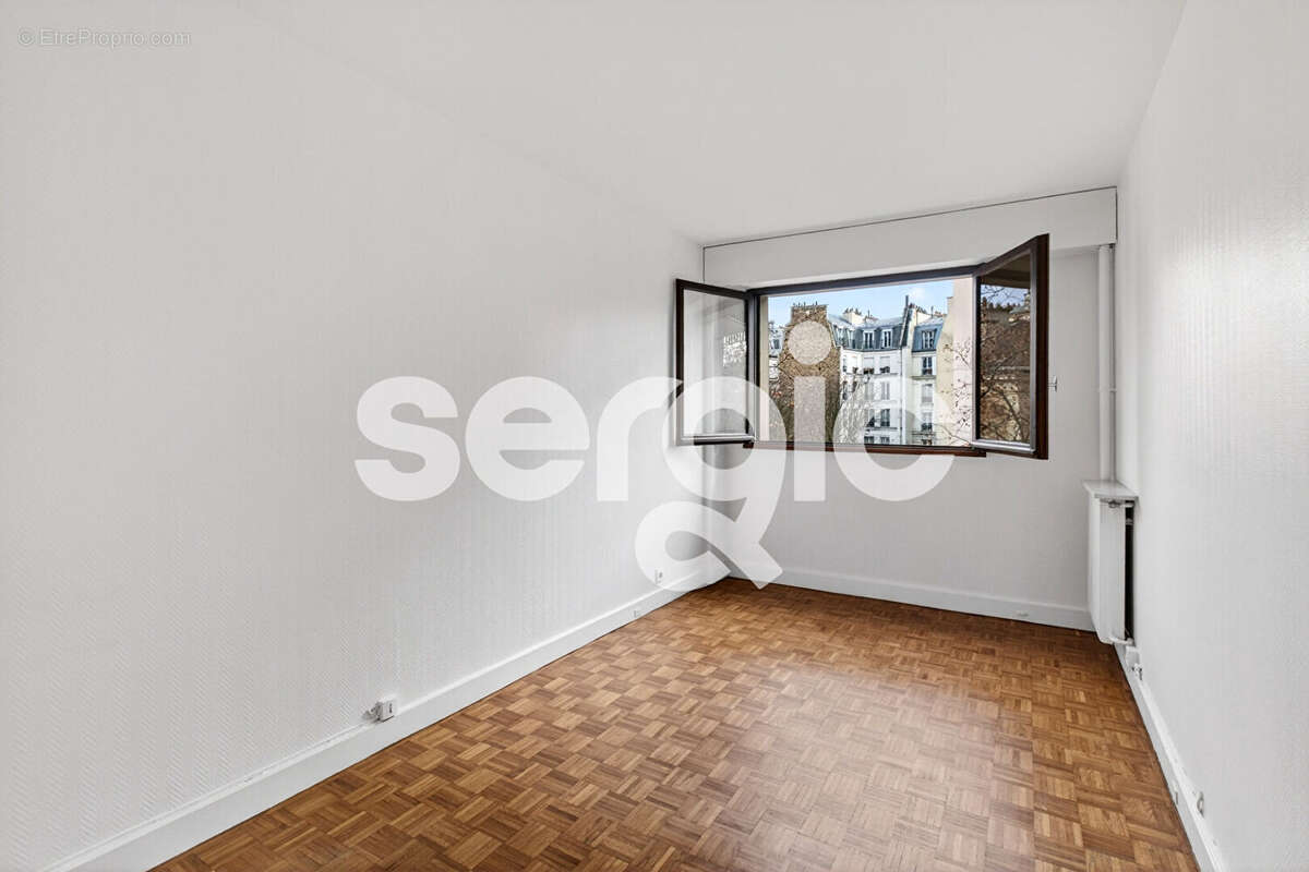 Appartement à PARIS-11E