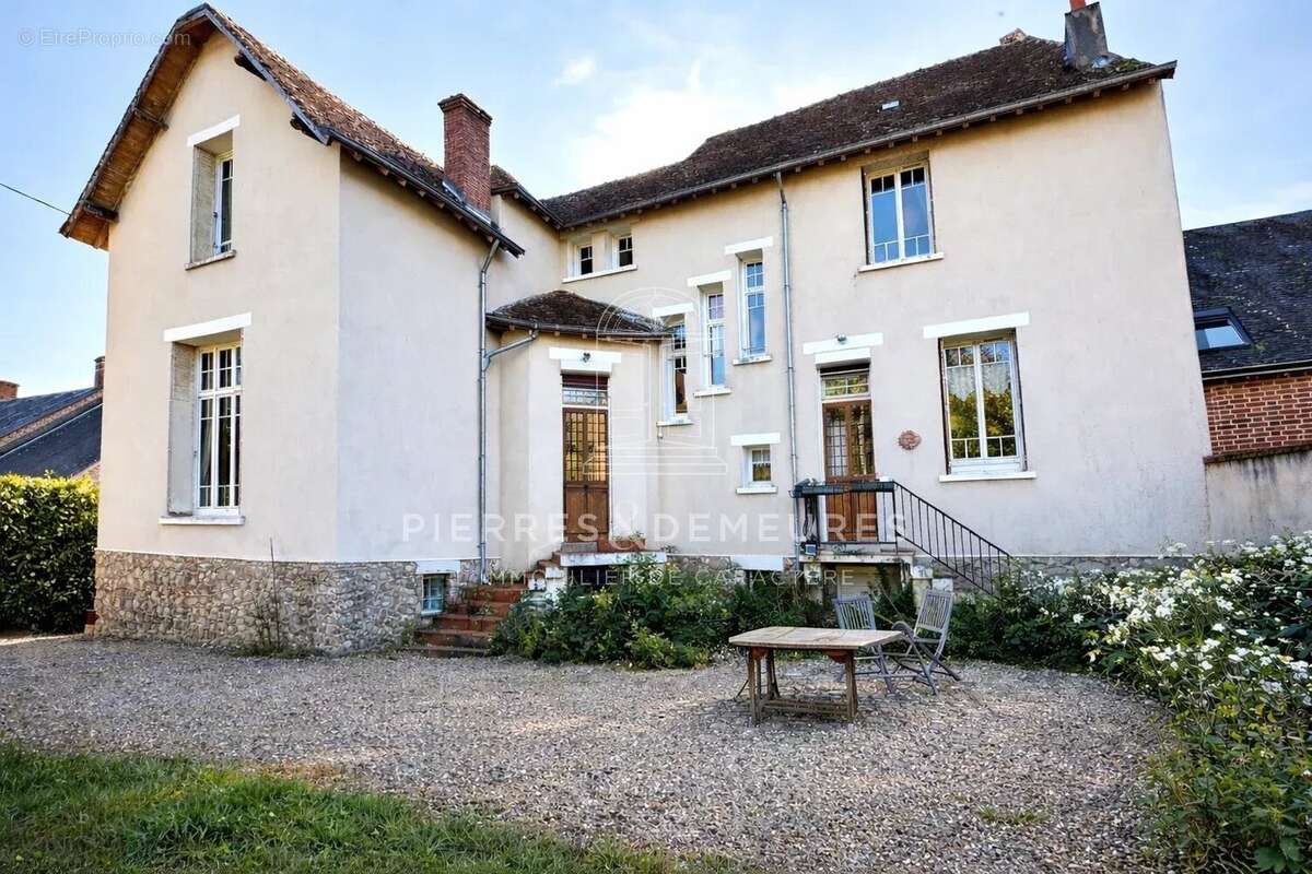 Maison à BRINON-SUR-SAULDRE