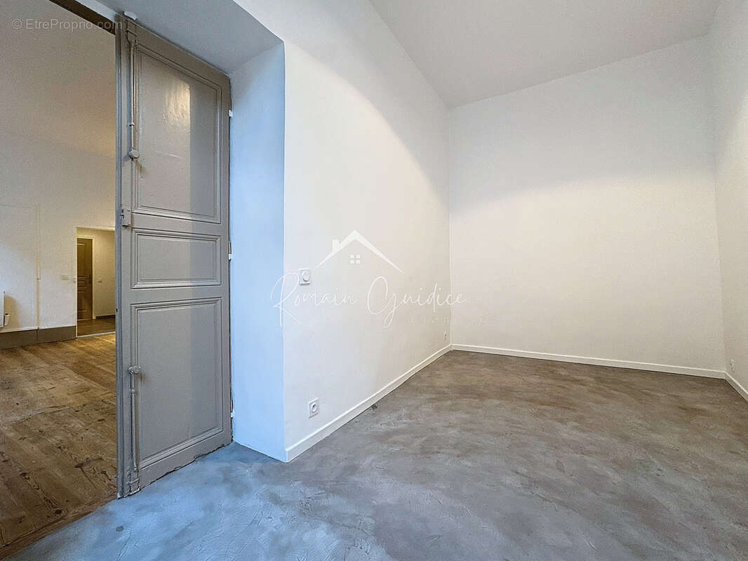 Appartement f2 bis 54 m2 hypercentre millau - photo 7