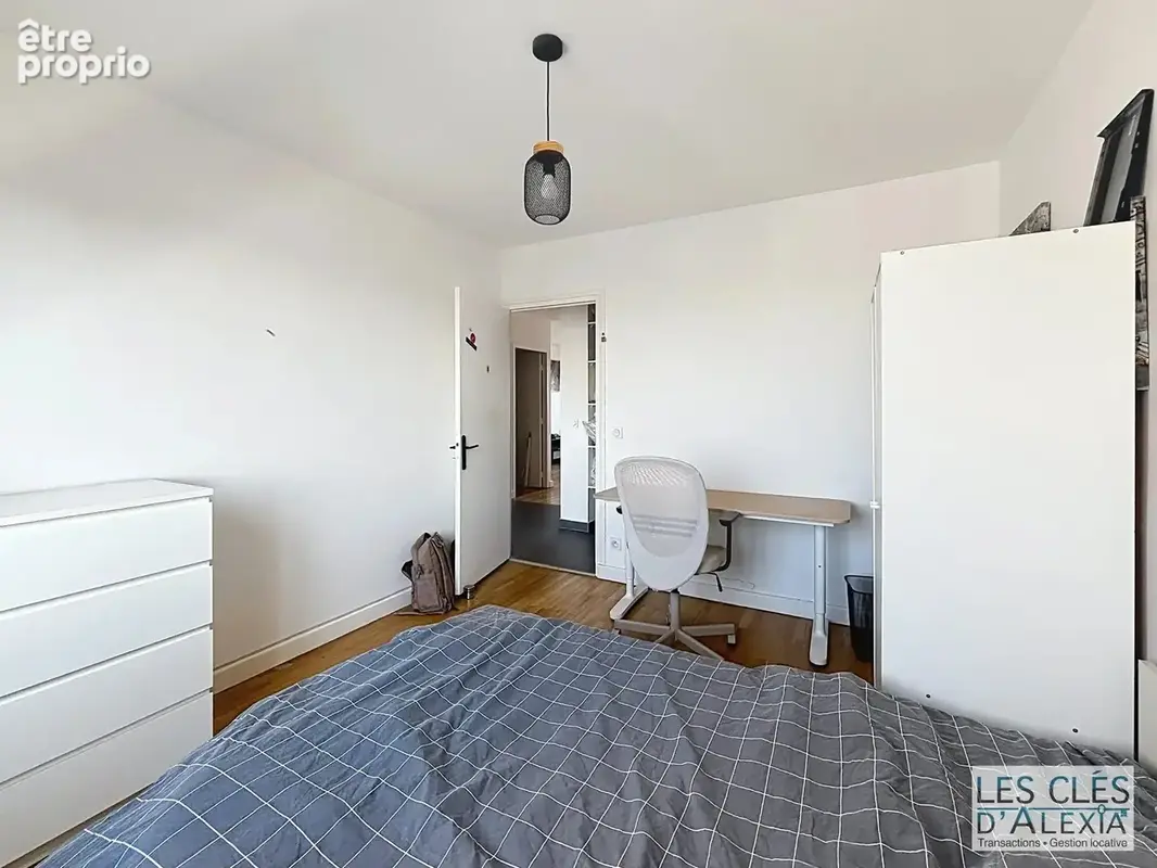 T4 de 76,56 m² -  avenue berthelot lyon 7 avec cave - photo 13