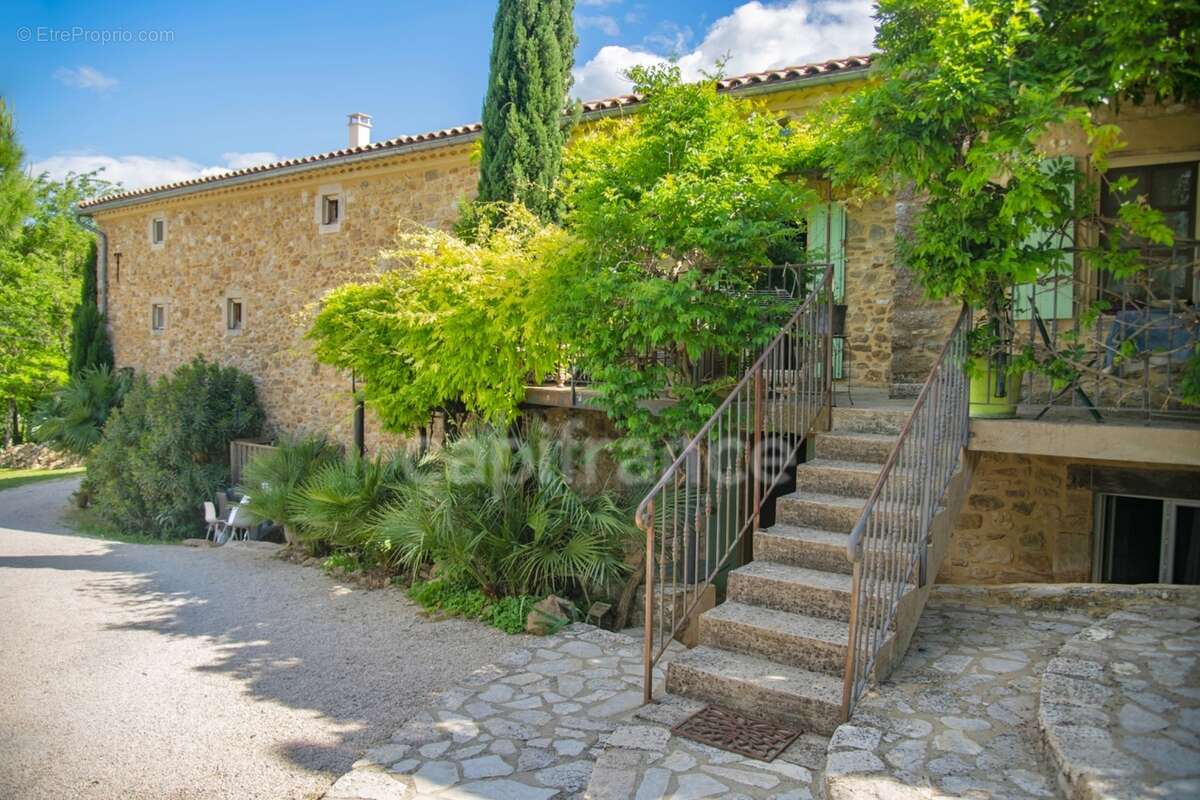 Entre Uzès et La Roque-sur-Cèze, Éden Provençal : Mas du XVIIIe & Son Domaine Privé sur 3,3 hectares - photo 27