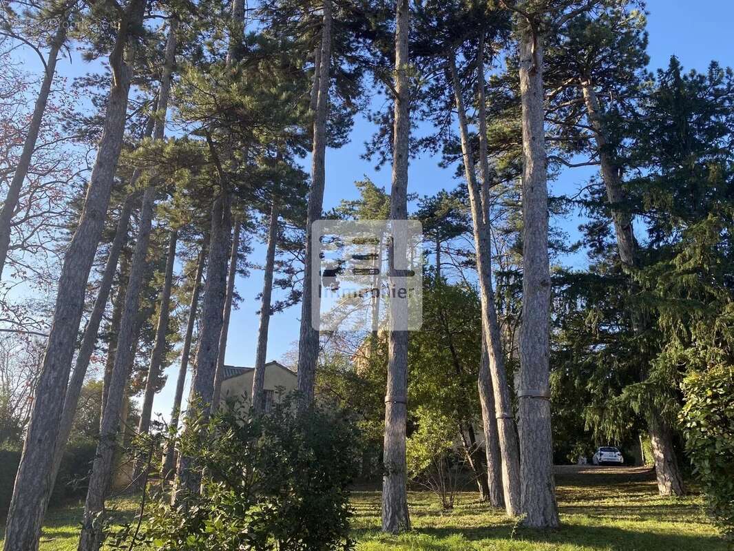 Appartement à VILLENEUVE-LES-AVIGNON
