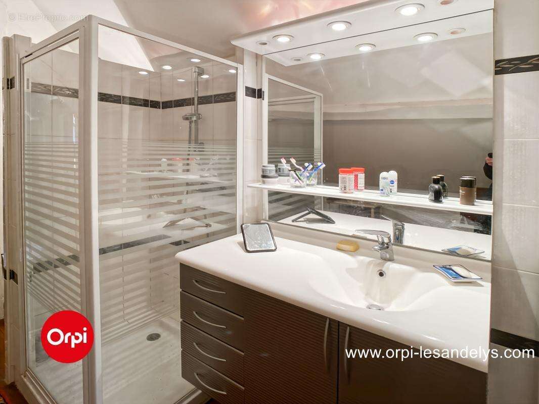 Maison à SAINT-CLAIR-SUR-EPTE