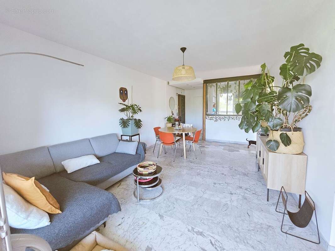 Appartement à LE CANNET