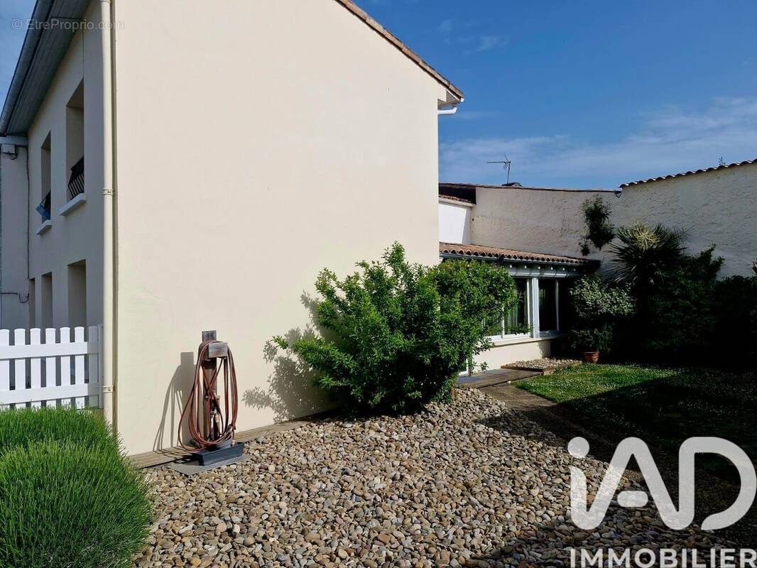 Photo 1 - Maison à MEDIS