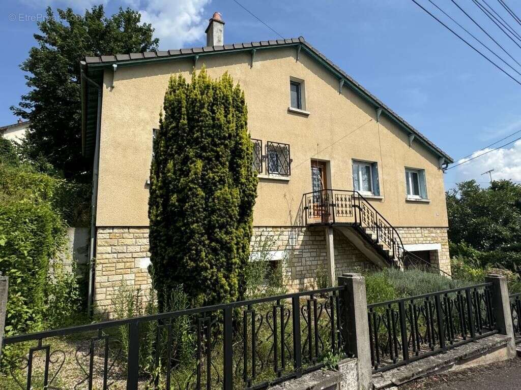 Maison à SAINT-AMAND-MONTROND