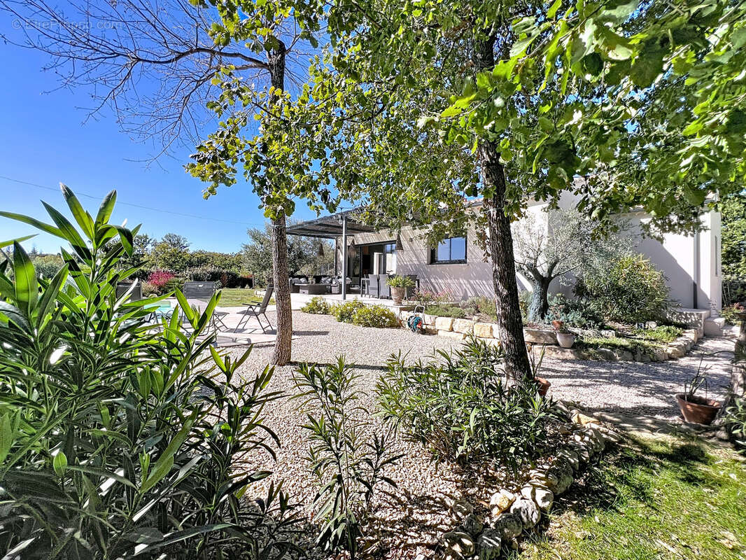 Maison à SAINT-SATURNIN-LES-APT