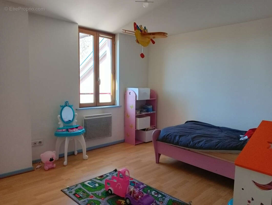 Appartement à FONTAINE-LES-LUXEUIL