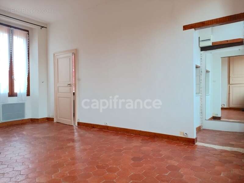 Maison à THORIGNY-SUR-OREUSE