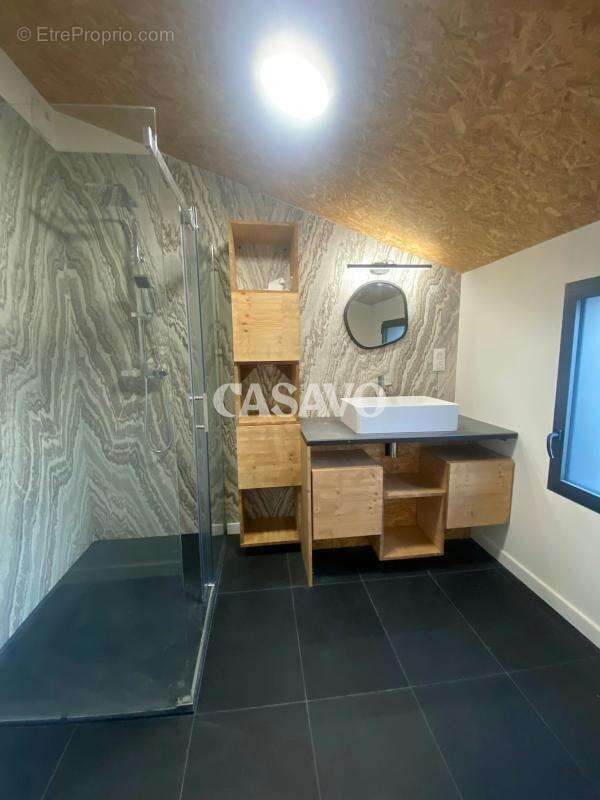 Vente Loft 1 pièce de 170m² - 44340 Bouguenais - photo 2