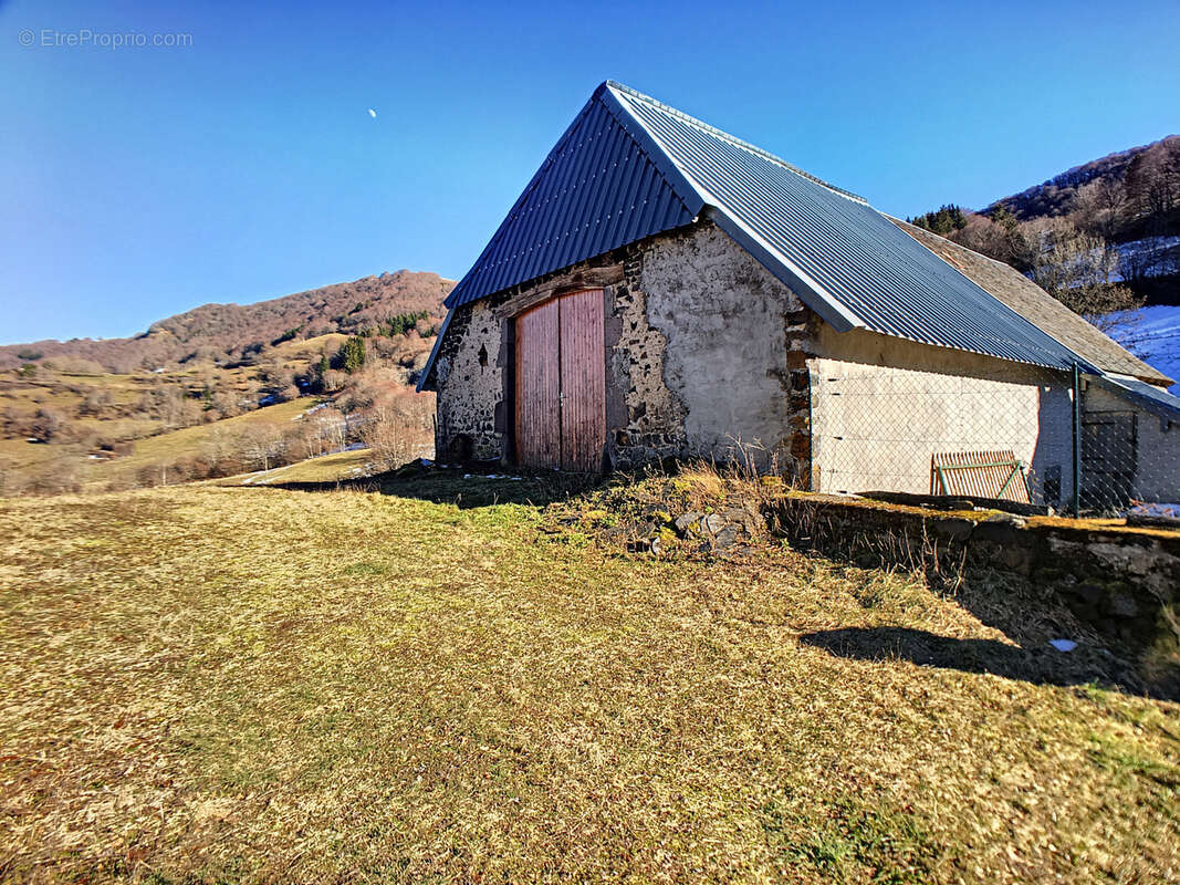 Maison à COMPAINS