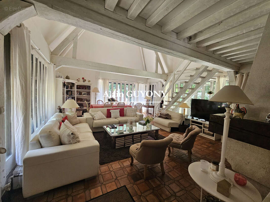 Maison à PONT-L'EVEQUE