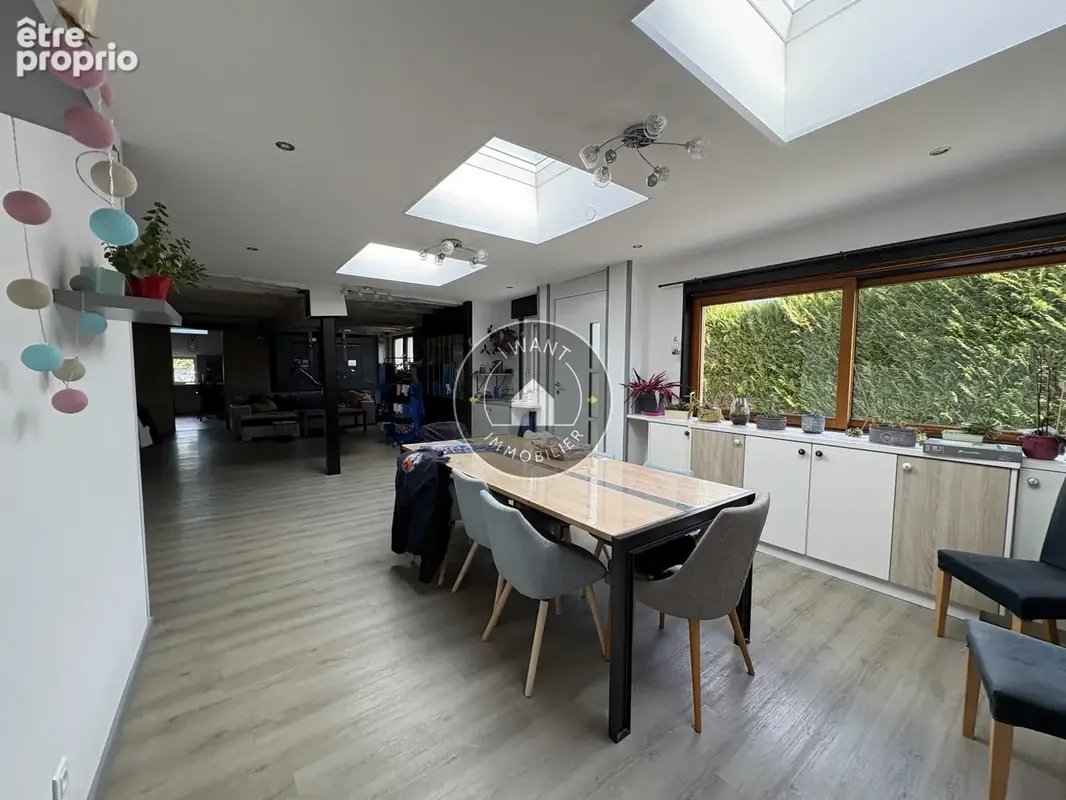 Maison familiale avec terrain et dépendance - photo 1