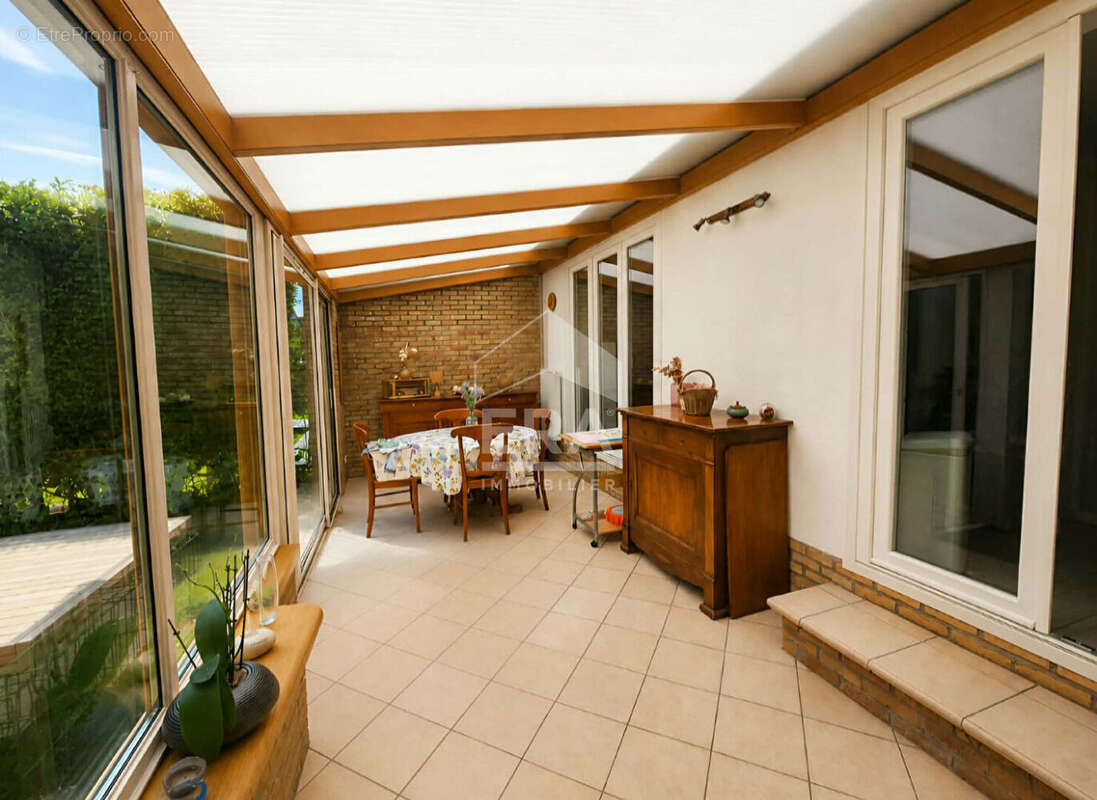 Maison mitoyenne, 3 chambres, jardin, garage, sous sol - photo 3