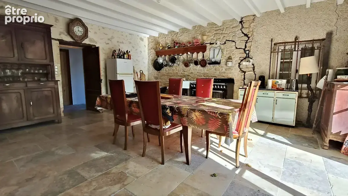 Demeure de caractère en pierre de 1840   254,60 m2   Parc arboré de 4 218 m2   Piscine 14 × 5 m - photo 10