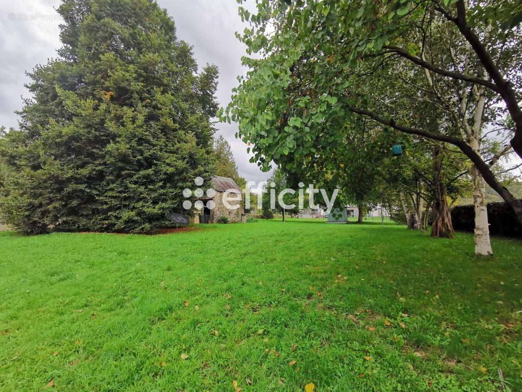 Maison à TESSY-SUR-VIRE