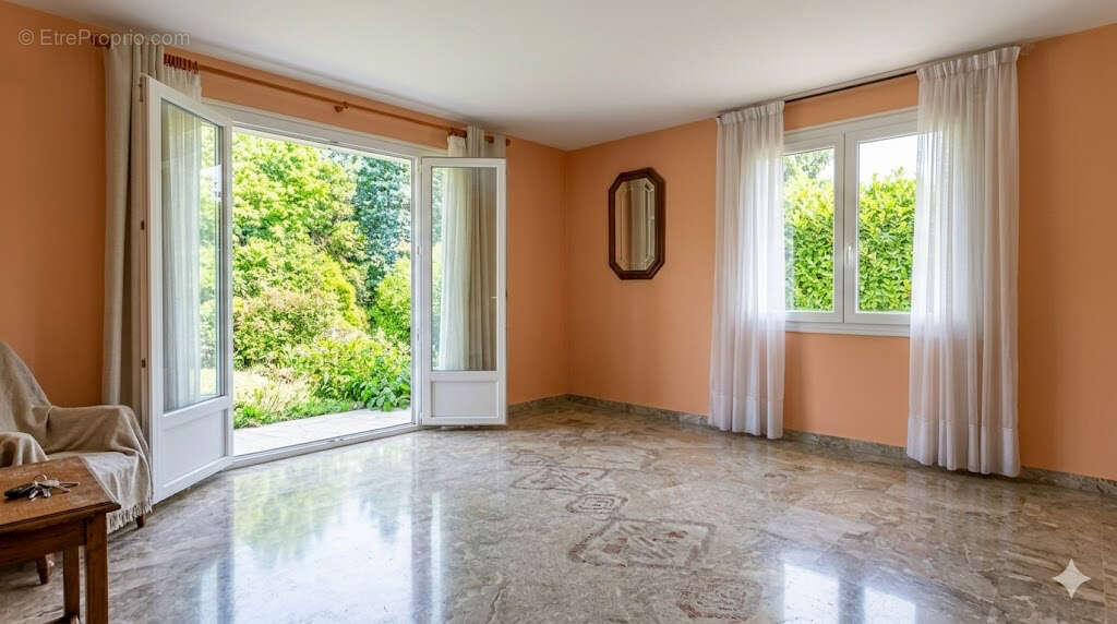 Maison à CHAMPLOST