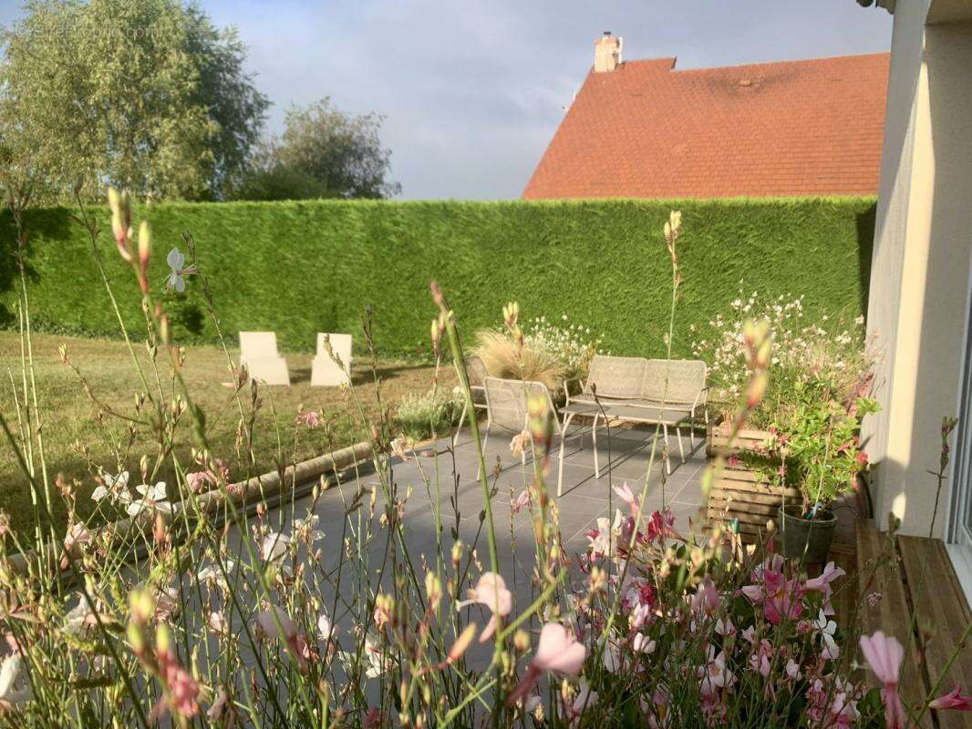 Maison à SAINT-PRYVE-SAINT-MESMIN