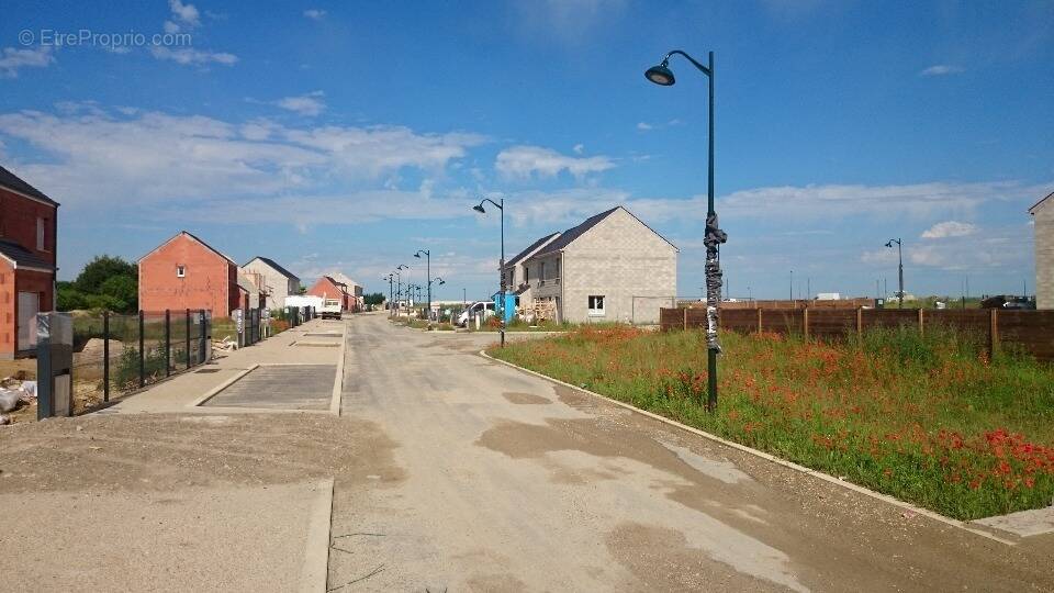 Terrain à DANNEMOIS