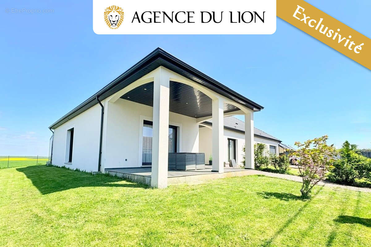 Maison à AUNAY-SOUS-CRECY