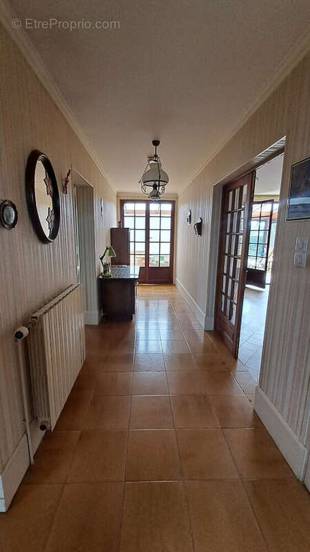 RUGLES - Maison familiale avec sous-sol complet - 4 chambres - photo 6