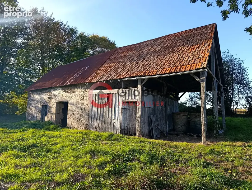 Bâtisse en pierre à réhabiliter sur grand terrain de 4000 m2 env. - photo 4