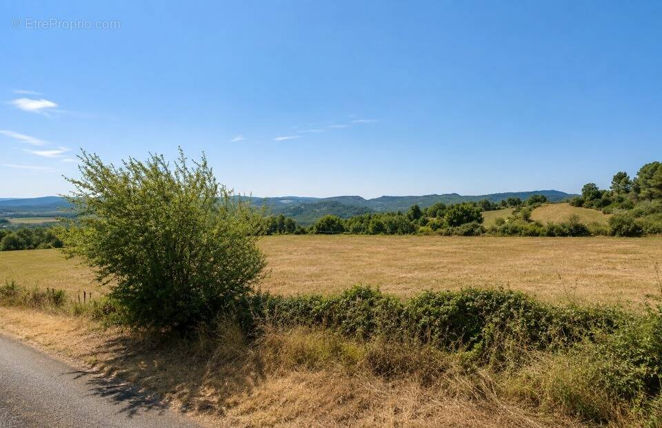 Terrain à MONTFURON