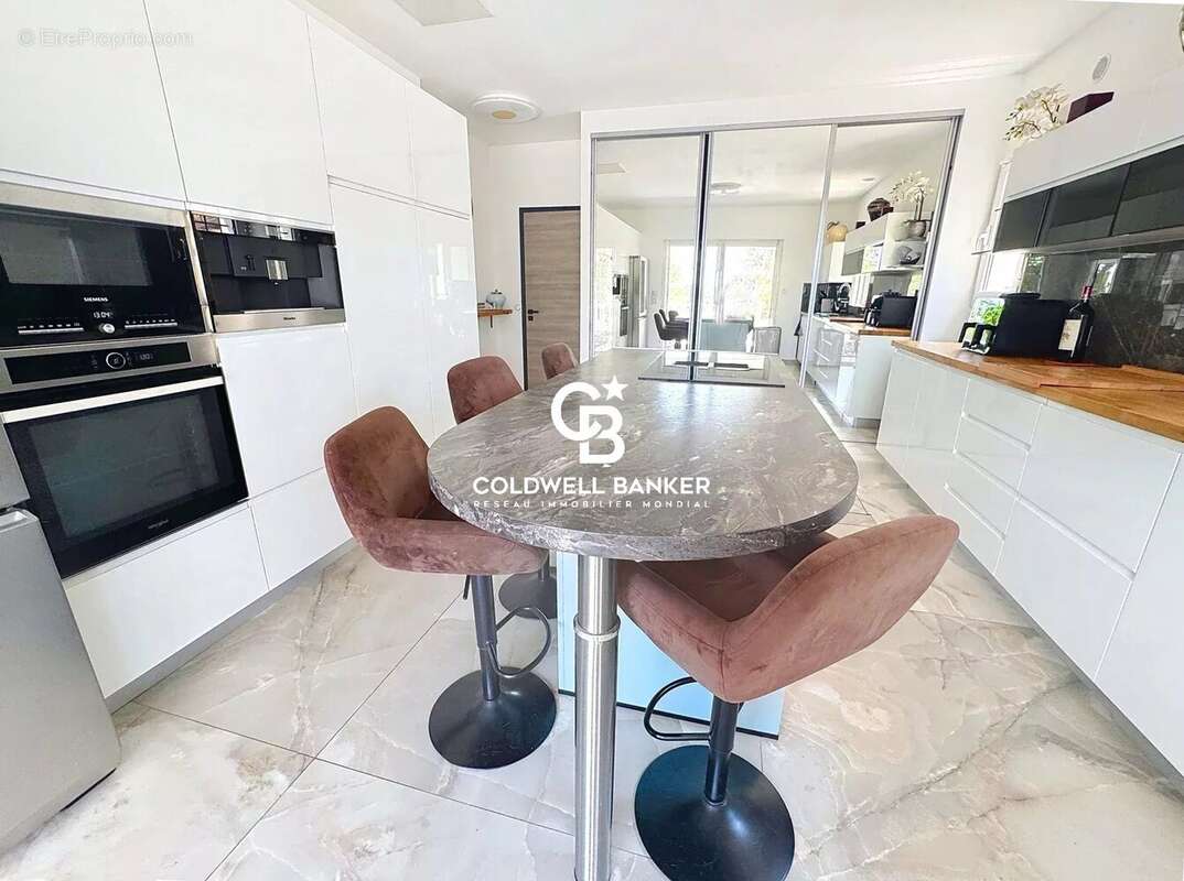 Hauteurs PUGET-SUR-ARGENS – Var est balnéaire Villa de prestige de 245 m² entourée d’un terrain paysager de 5 137 m² - photo 9