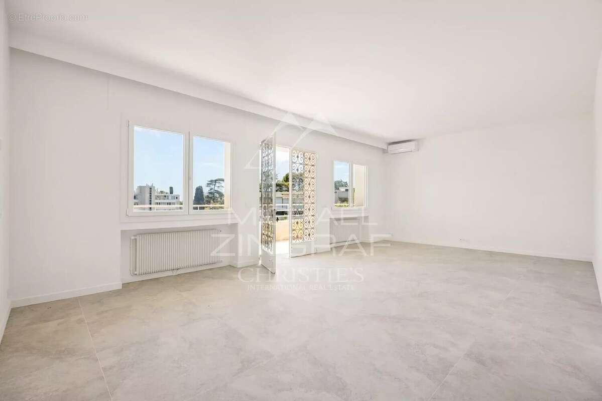 Cannes - Bel appartement au calme avec terrasse, jardin et aperçu mer - photo 13
