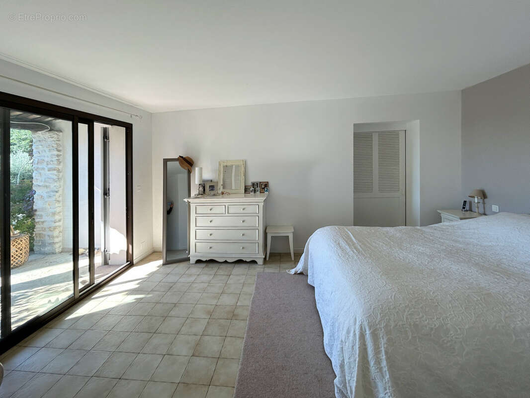 Maison à SAINT-QUENTIN-LA-POTERIE