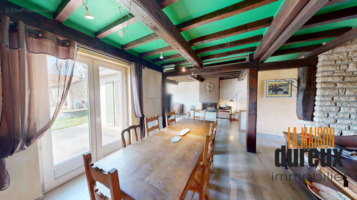 Maison à ARC-LES-GRAY