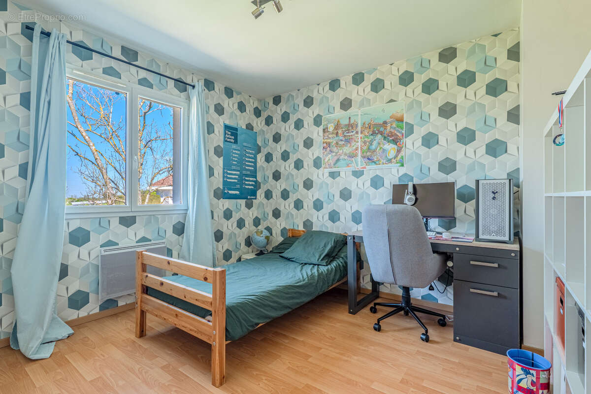 Maison à LA TOUR-DE-SALVAGNY