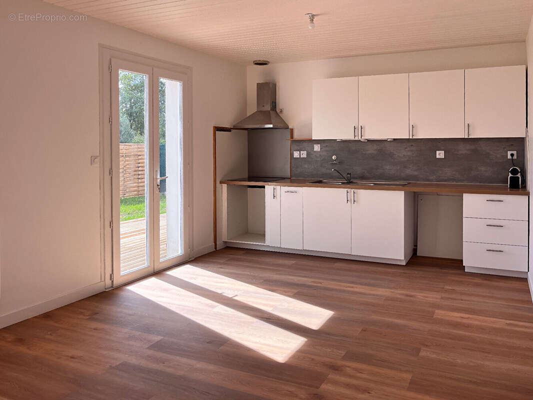 Maison à SAINTE-SOULLE