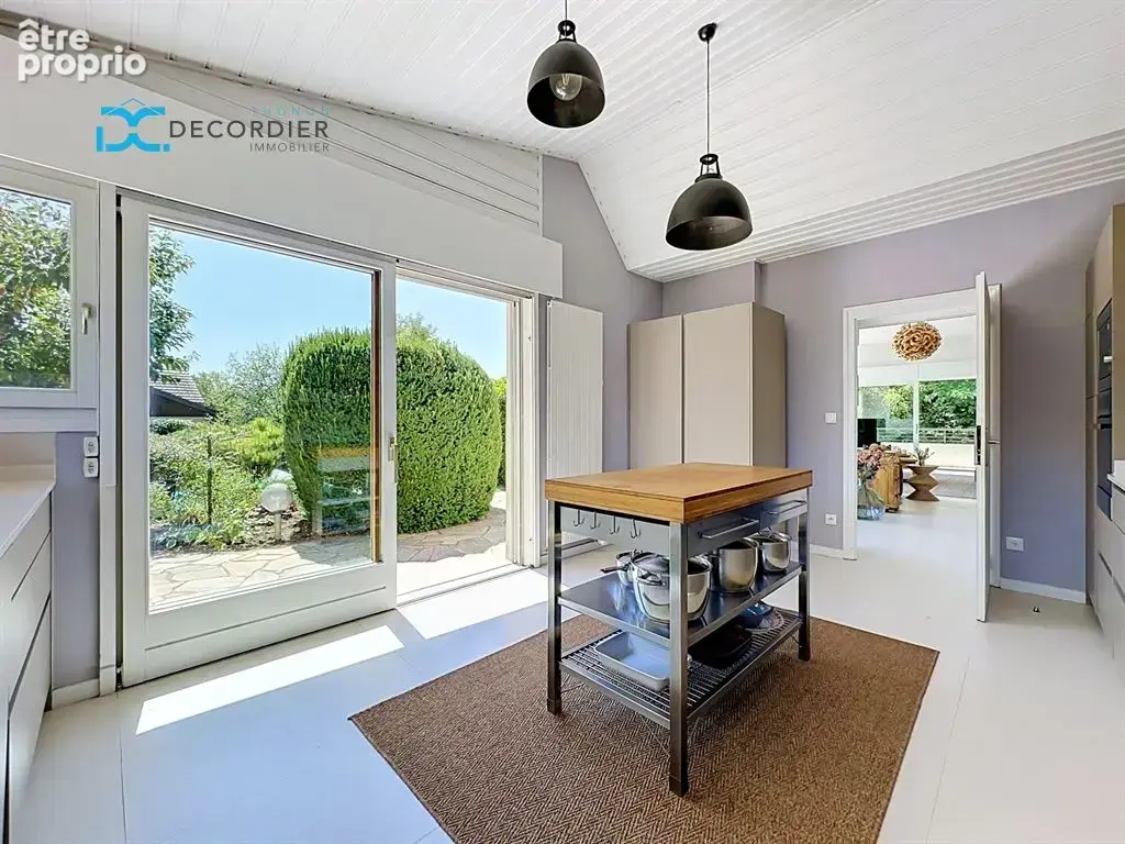 À VENDRE – Maison individuelle de 231 m² sur un terrain de 2 989 m² à Allinges - photo 9
