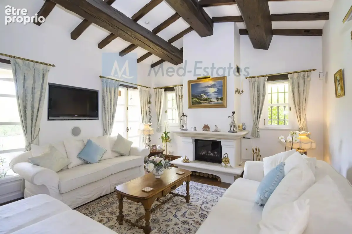 Superbe maison en pierre située à quelques minutes à pied du village de Plan de la Tour. - photo 21