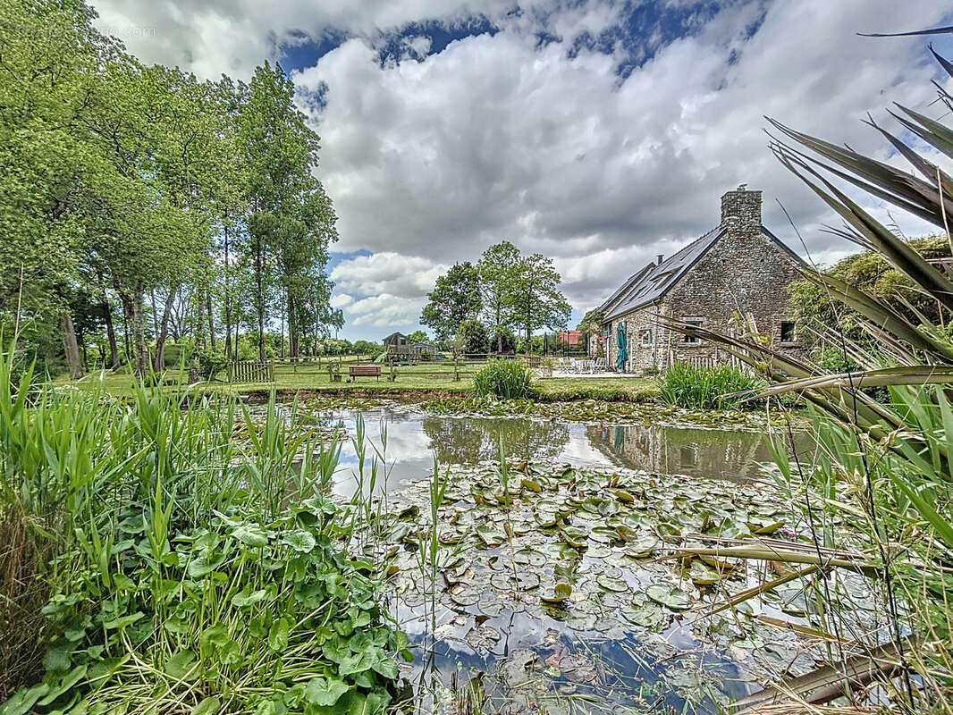 Maison à SAINT-MAURICE-EN-COTENTIN