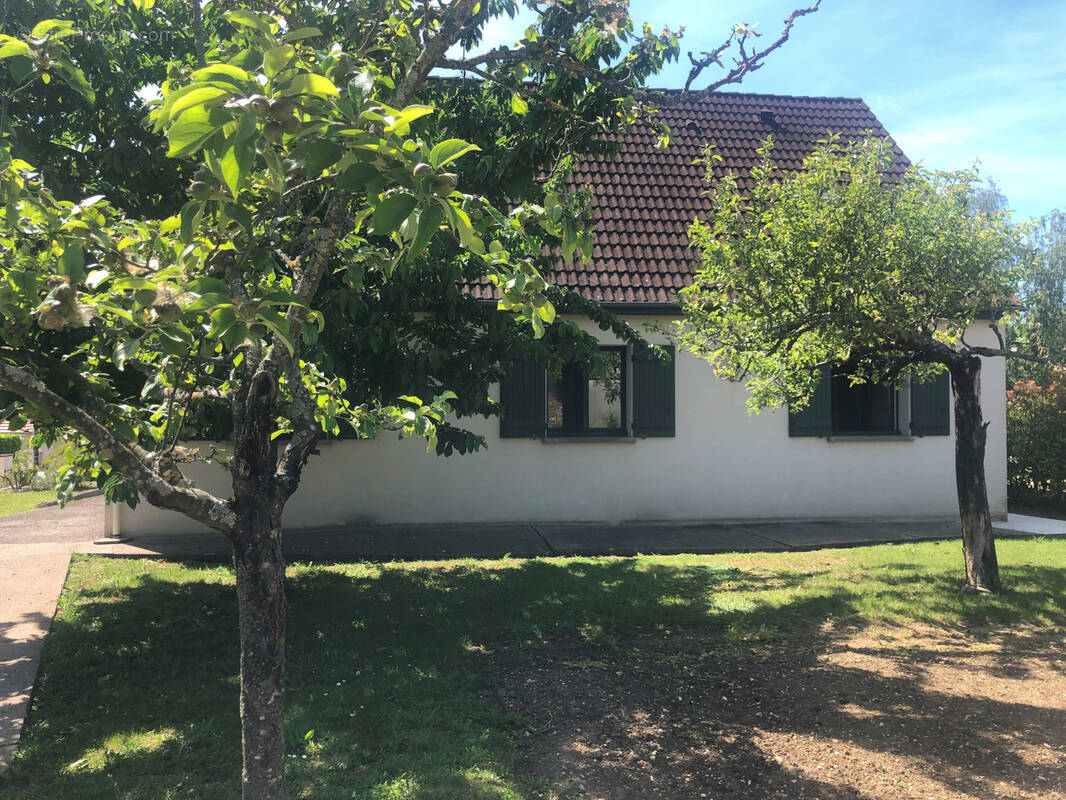 Maison à VAUX-LE-PENIL