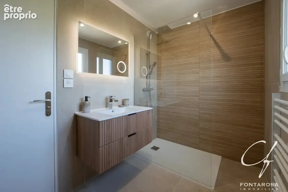 Fréjus - La Madeleine. 3 pièces 65 m² rénové – plein Sud. - photo 8