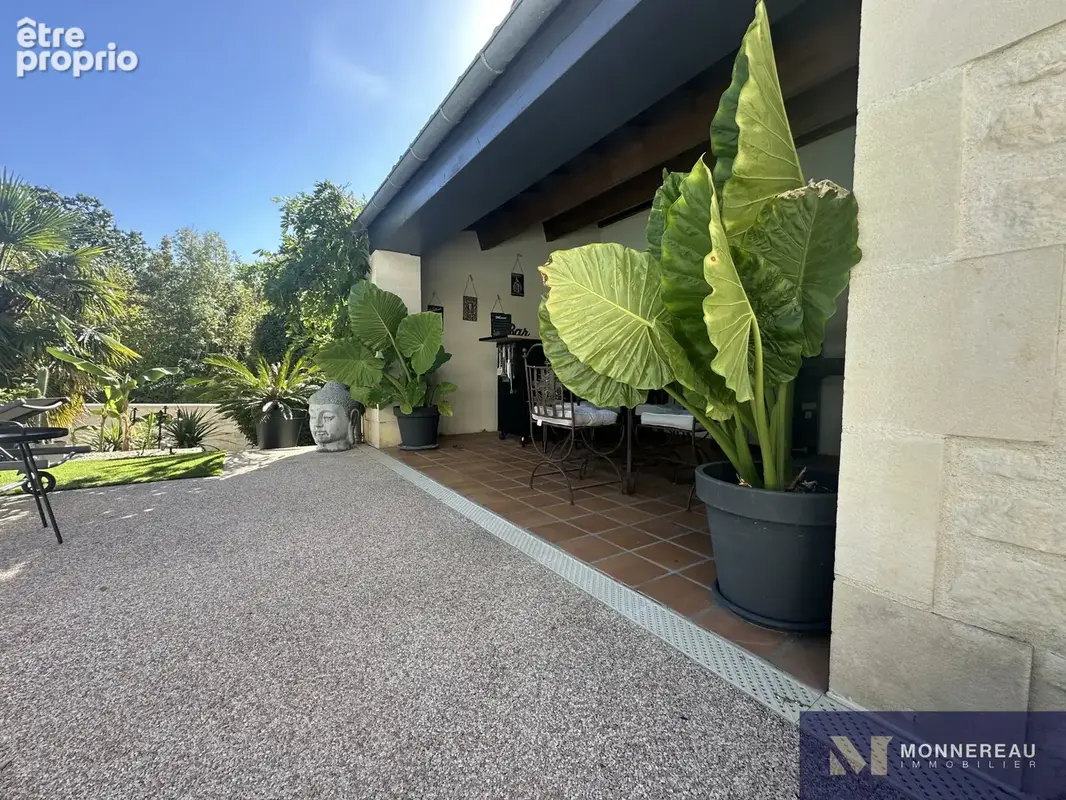 Magnifique maison de caractere avec piscine a saintes - photo 24