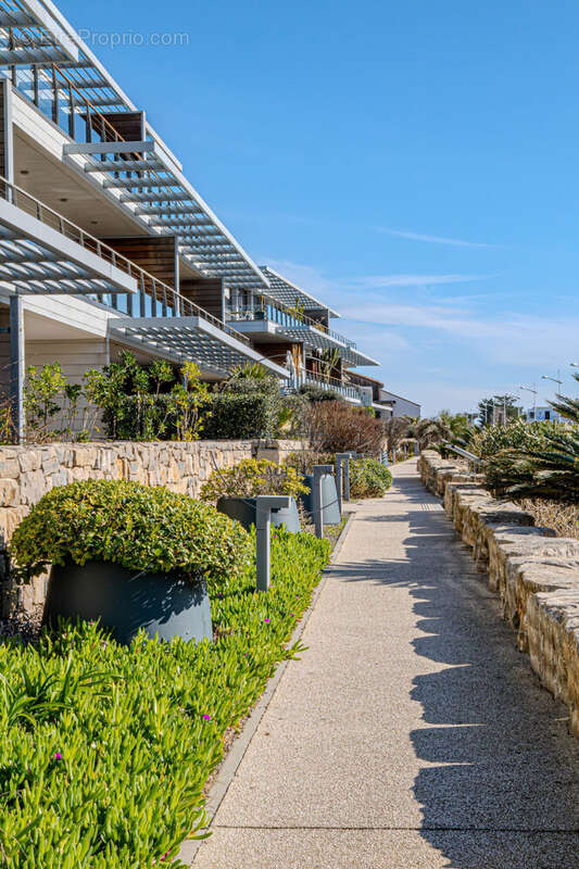 Appartement à MAUGUIO