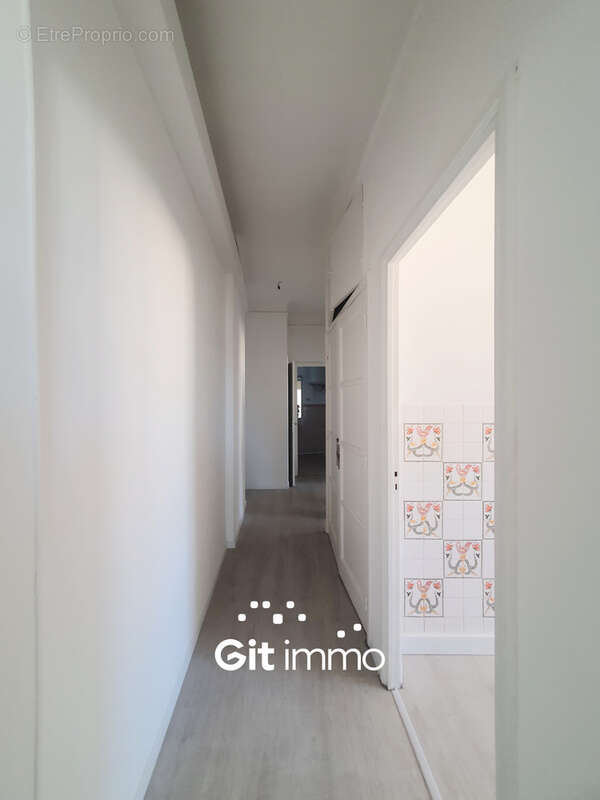 Appartement à MARSEILLE-1E