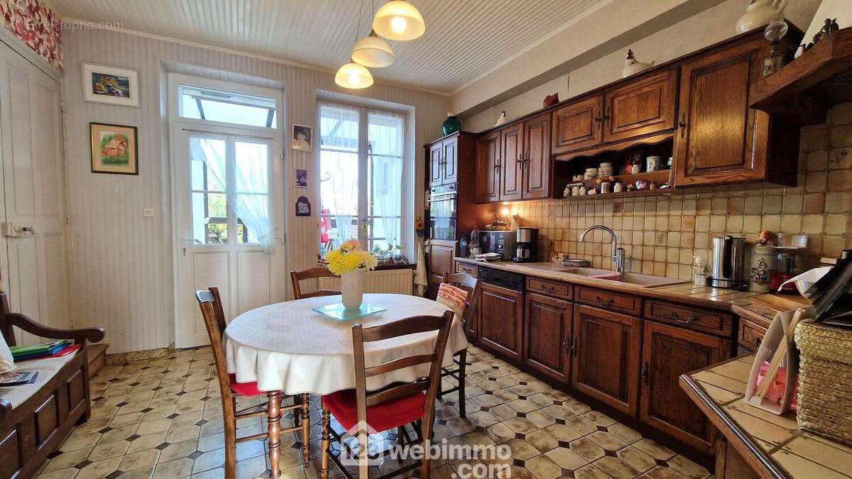 Une cuisine spacieuse de 15 m² - Maison à LAON